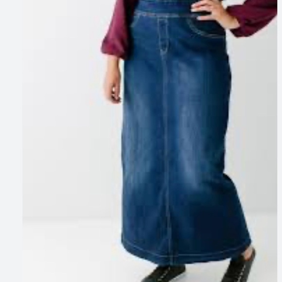 The Main Street Exchange Size 0 Pull On 'Sara' Classic Long Denim Skirt - Picture 1 of 10